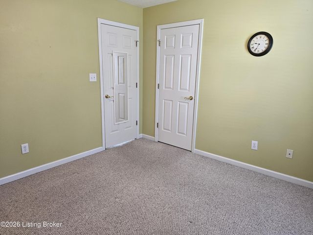 6407 Autumn Oak Way, Louisville, KY 40272