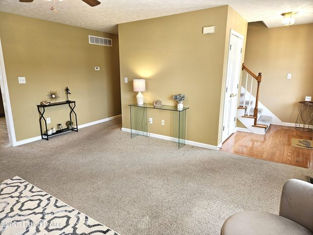6407 Autumn Oak Way, Louisville, KY 40272