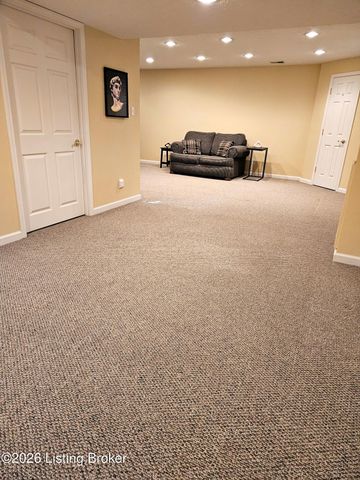 6407 Autumn Oak Way, Louisville, KY 40272