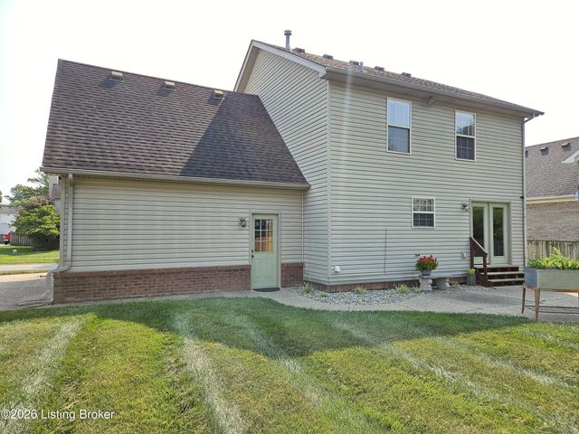 6407 Autumn Oak Way, Louisville, KY 40272