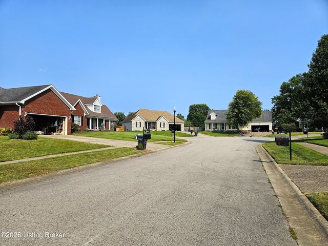 6407 Autumn Oak Way, Louisville, KY 40272