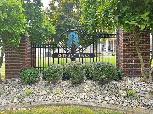 6407 Autumn Oak Way, Louisville, KY 40272