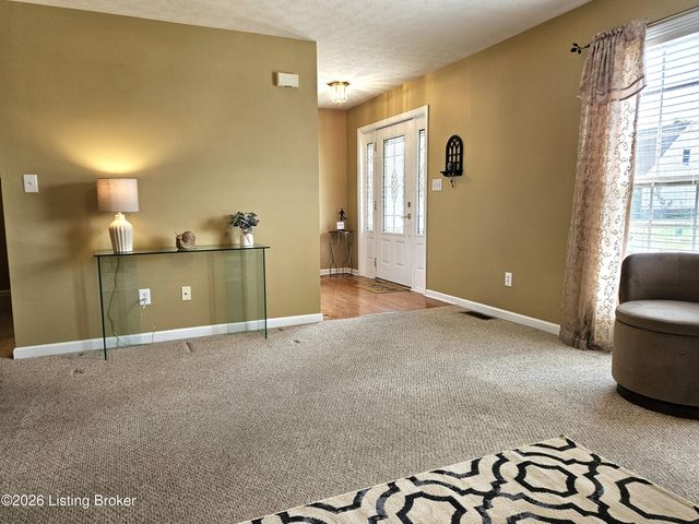 6407 Autumn Oak Way, Louisville, KY 40272