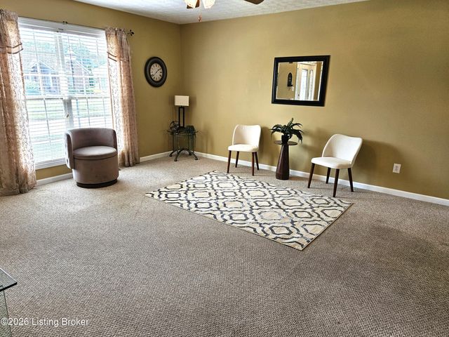 6407 Autumn Oak Way, Louisville, KY 40272