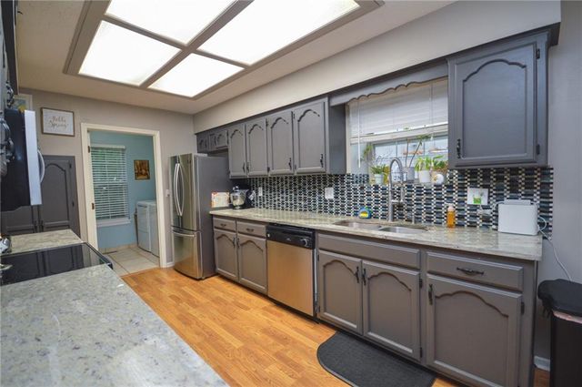 3420 S Atherton Avenue, Independence, MO 64055