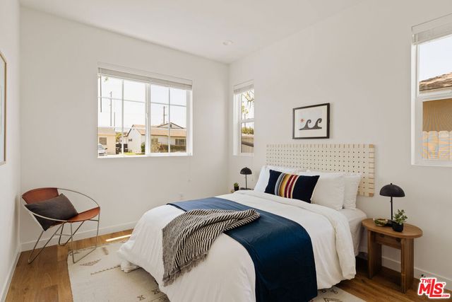 5571 W 82nd Street, Los Angeles, CA 90045