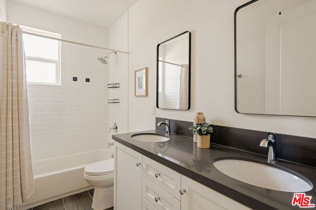 5571 W 82nd Street, Los Angeles, CA 90045