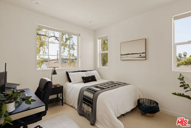 5571 W 82nd Street, Los Angeles, CA 90045