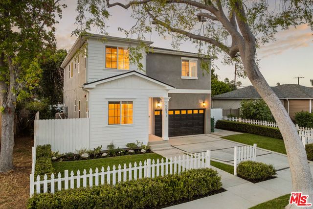 5571 W 82nd Street, Los Angeles, CA 90045