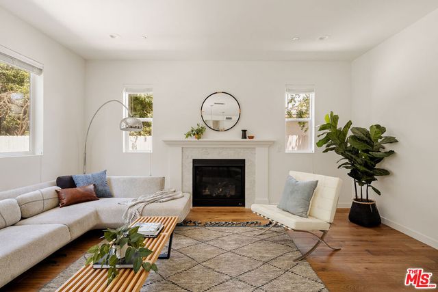 5571 W 82nd Street, Los Angeles, CA 90045