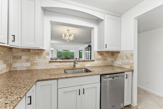 5635 QUEEN PALM Court D, Delray Beach, FL 33484