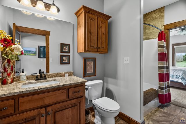 3748 SE Elm Cove Dr, Berryton, KS 66409