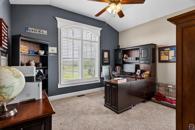 3748 SE Elm Cove Dr, Berryton, KS 66409