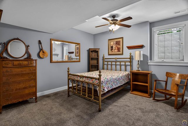 3748 SE Elm Cove Dr, Berryton, KS 66409