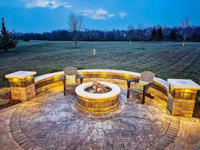 3748 SE Elm Cove Dr, Berryton, KS 66409
