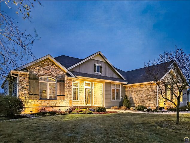3748 SE Elm Cove Dr, Berryton, KS 66409