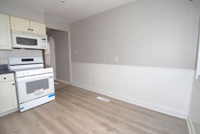 329 Weymouth Lane, Columbus, OH 43228