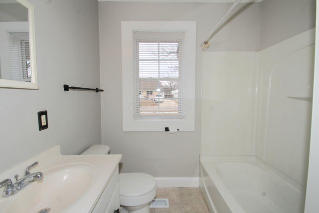 329 Weymouth Lane, Columbus, OH 43228