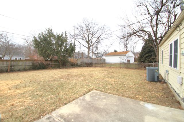 329 Weymouth Lane, Columbus, OH 43228