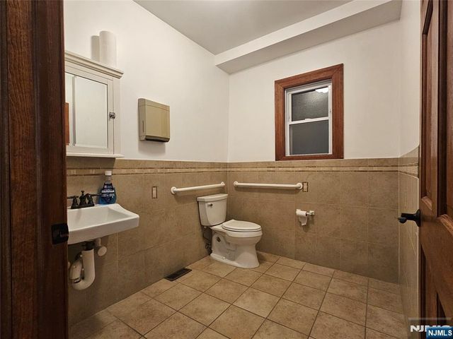 183 Park Avenue 1, East Rutherford, NJ 07073