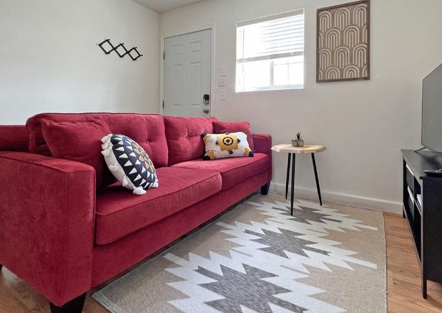 511 Spruce Street SE, Albuquerque, NM 87106
