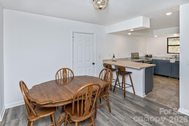 53 Benfield Road, Weaverville, NC 28787