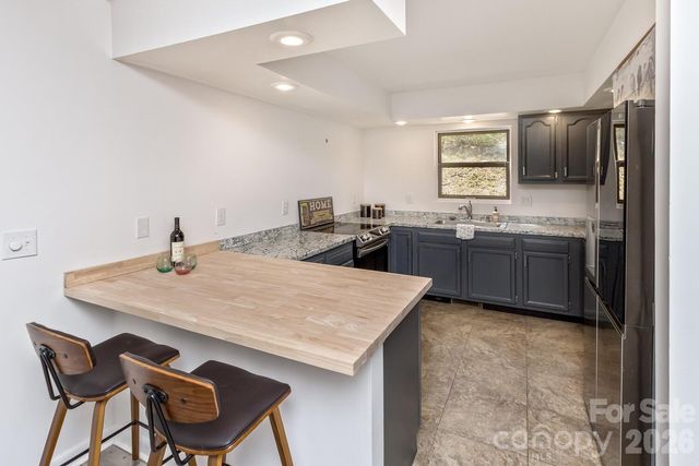 53 Benfield Road, Weaverville, NC 28787