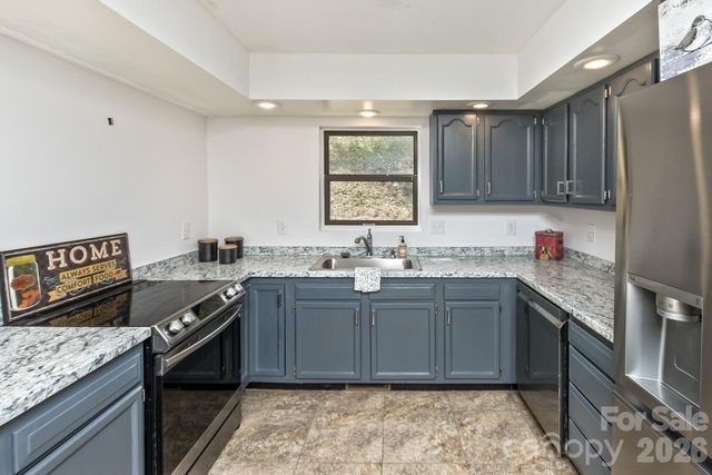 53 Benfield Road, Weaverville, NC 28787