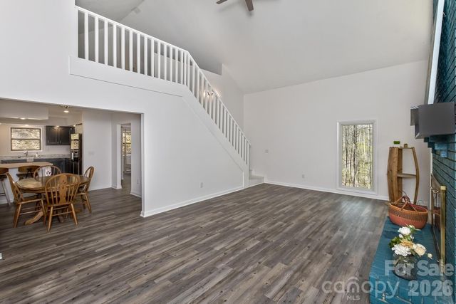 53 Benfield Road, Weaverville, NC 28787