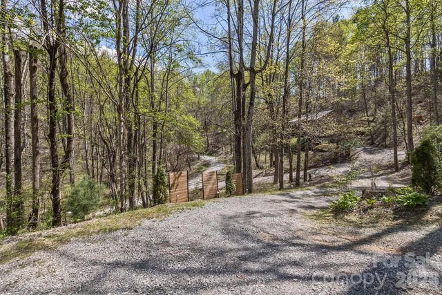 53 Benfield Road, Weaverville, NC 28787