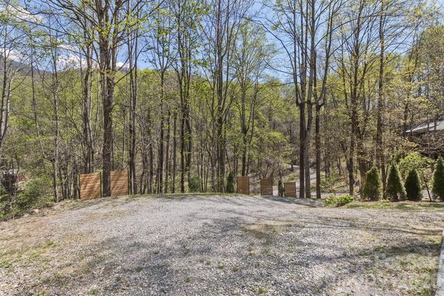 53 Benfield Road, Weaverville, NC 28787