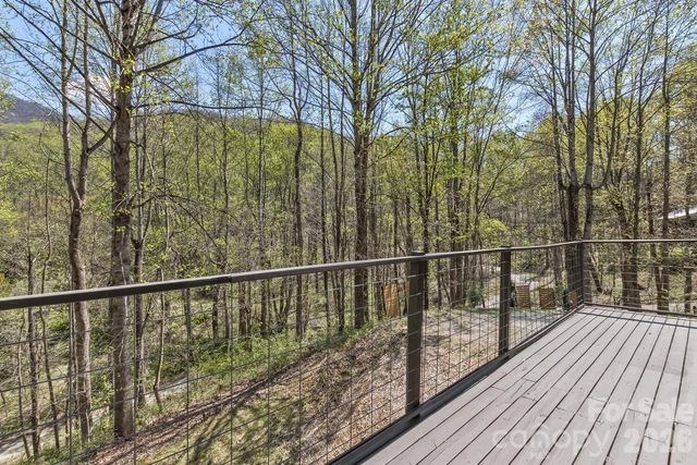 53 Benfield Road, Weaverville, NC 28787