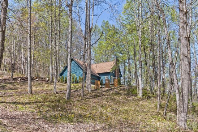 53 Benfield Road, Weaverville, NC 28787