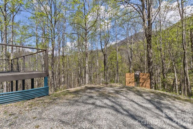 53 Benfield Road, Weaverville, NC 28787