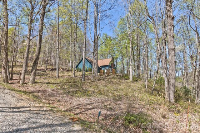 53 Benfield Road, Weaverville, NC 28787