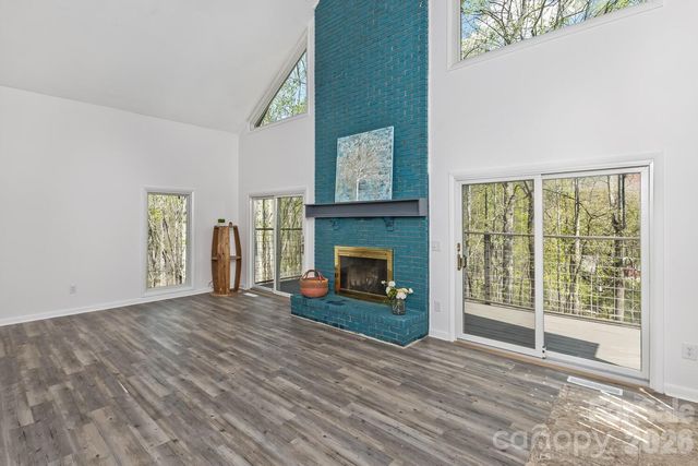 53 Benfield Road, Weaverville, NC 28787