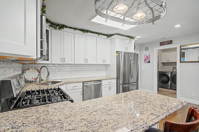 442 Irving Place, Toms River, NJ 08755