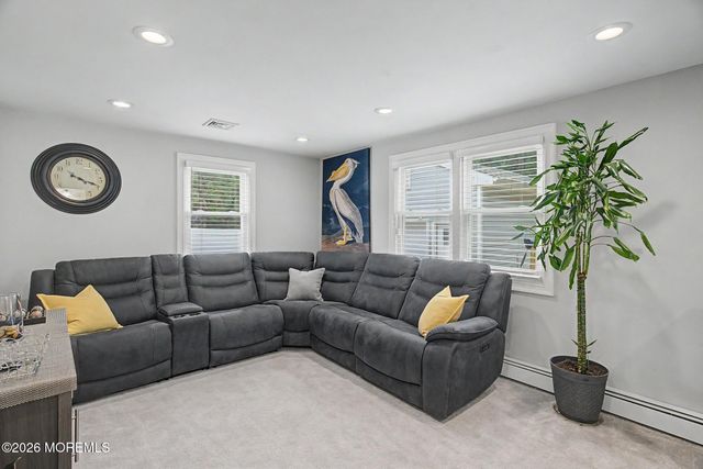 442 Irving Place, Toms River, NJ 08755