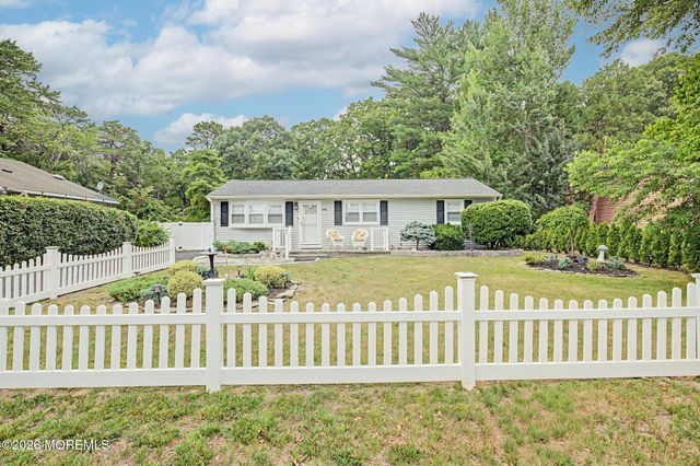 442 Irving Place, Toms River, NJ 08755