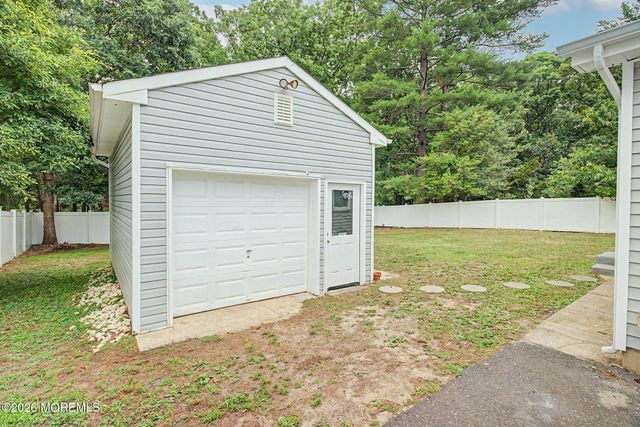 442 Irving Place, Toms River, NJ 08755
