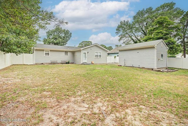 442 Irving Place, Toms River, NJ 08755
