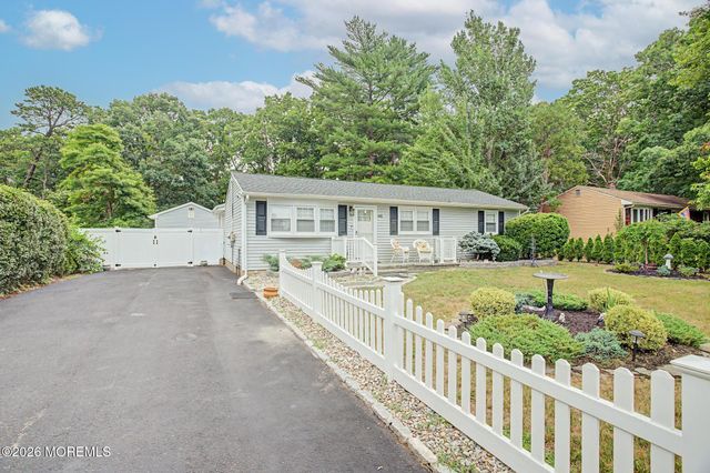 442 Irving Place, Toms River, NJ 08755