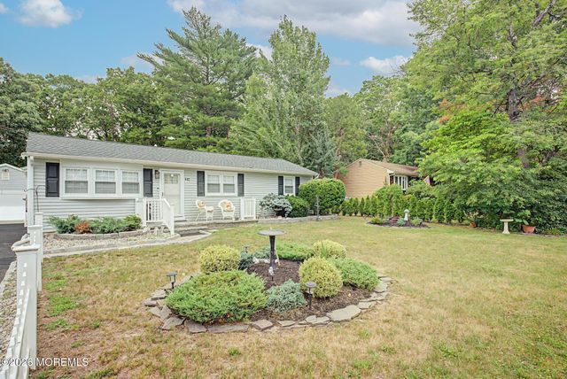 442 Irving Place, Toms River, NJ 08755