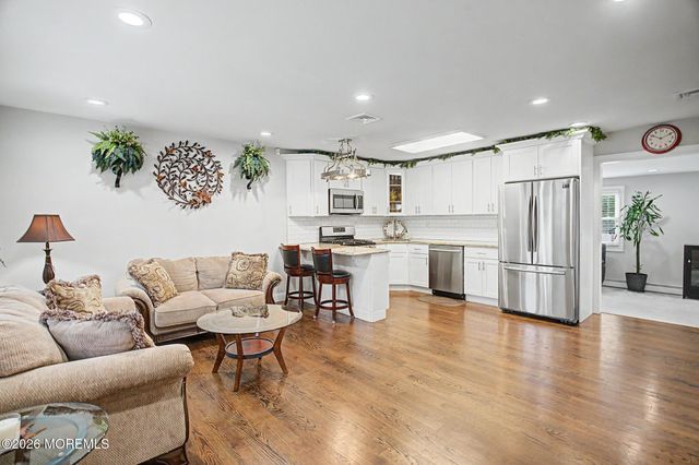 442 Irving Place, Toms River, NJ 08755