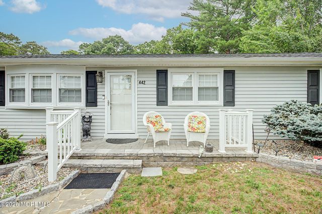 442 Irving Place, Toms River, NJ 08755