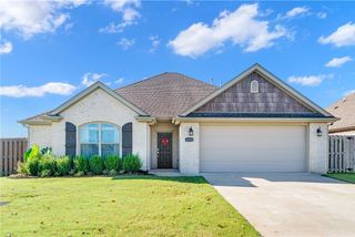 4439 W Divide Drive, Fayetteville, AR 72704
