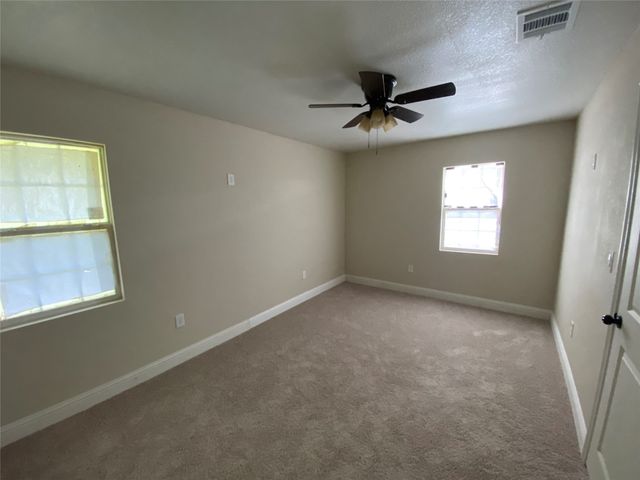 305 W 3rd Street, Blooming Grove, TX 76626
