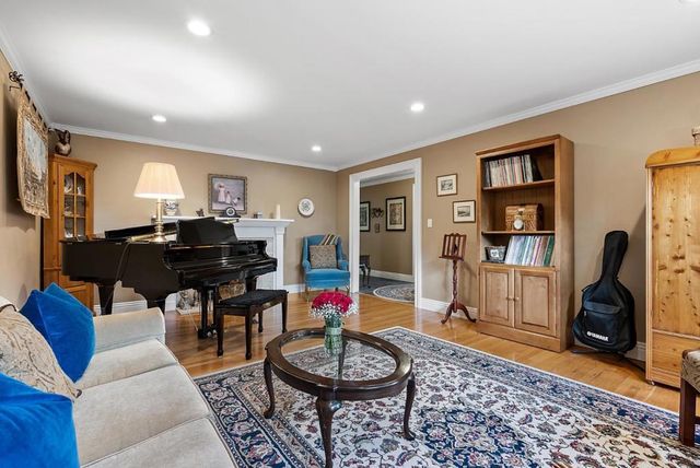 1876 Miramonte Avenue, Mountain View, CA 94040