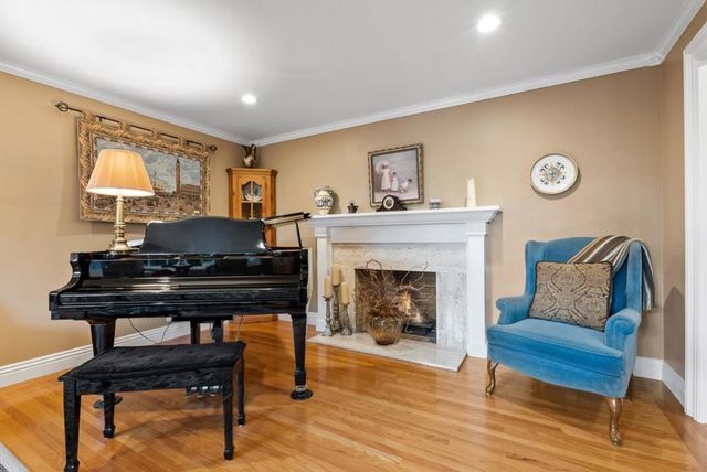 1876 Miramonte Avenue, Mountain View, CA 94040