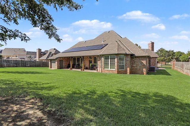 1032 W Camellia Way, Mustang, OK 73064